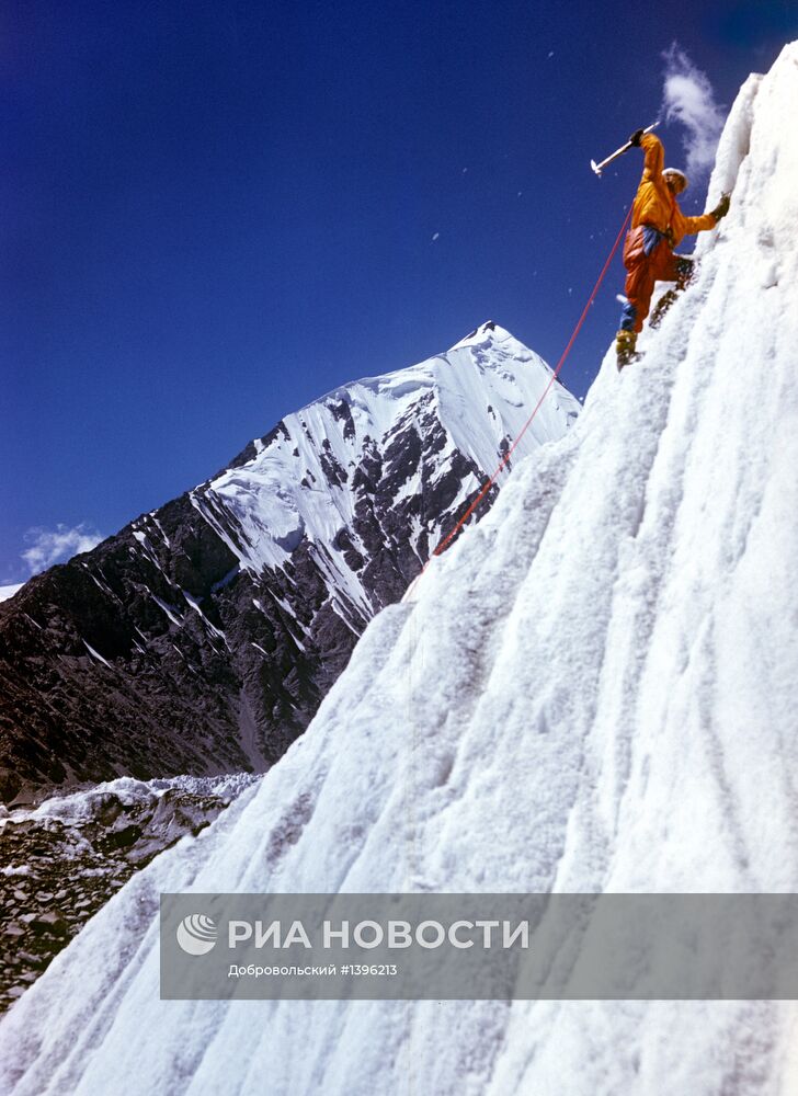 Восхождение альпиниста