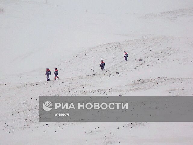 Спасатели возобновили поиски детей, попавших под лавину в Туве