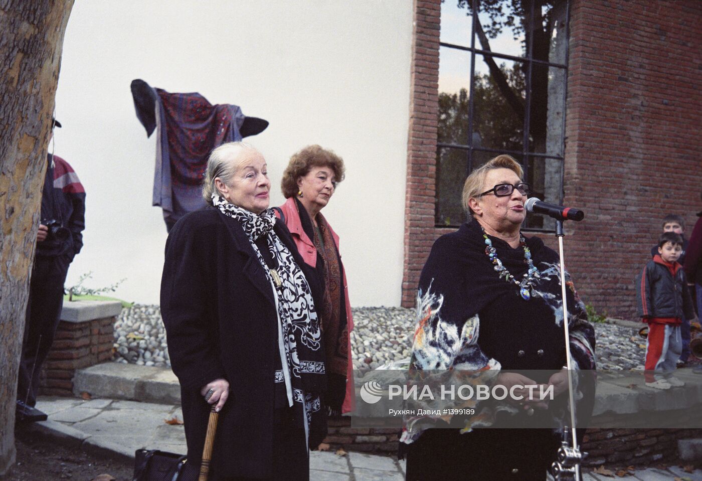 На открытии памятника кинорежиссеру С.И. Параджанову