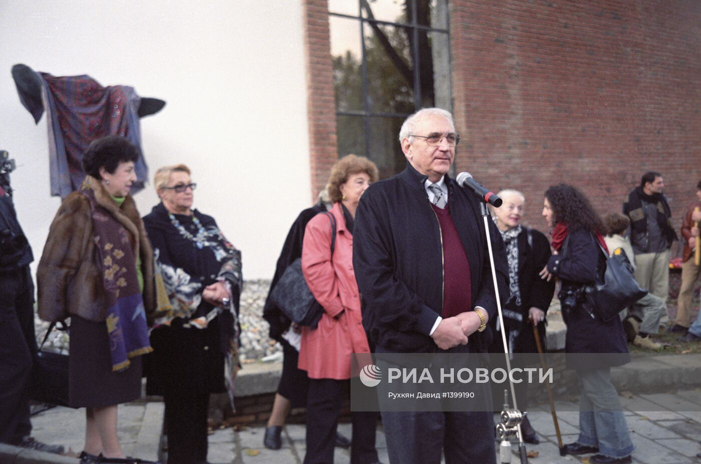На открытии памятника кинорежиссеру С.И. Параджанову