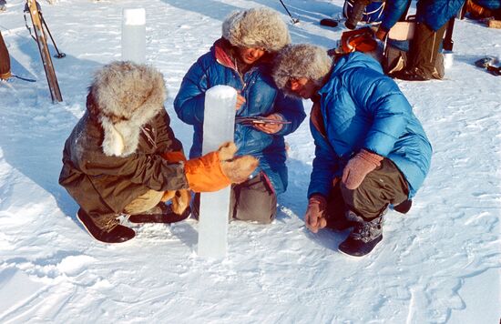 Участники арктической экспедиции "Комсомольской правды"