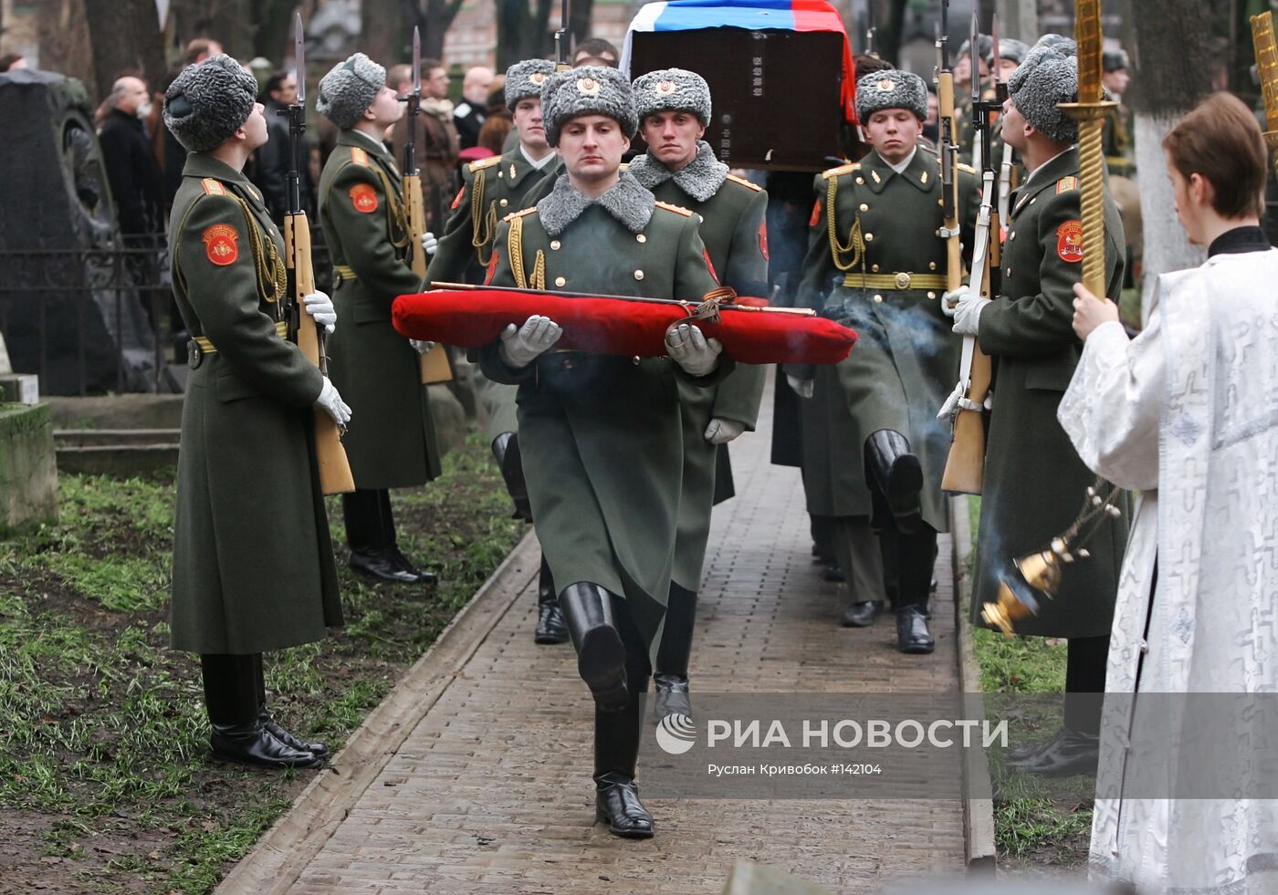 ЦЕРЕМОНИЯ ПЕРЕЗАХОРОНЕНИЯ ОСТАНКОВ ГЕНЕРАЛА В.КАППЕЛЯ