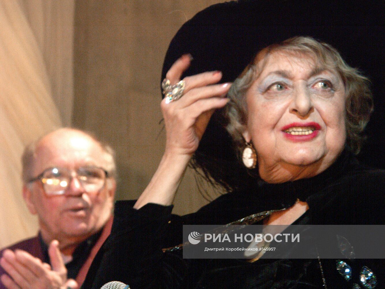 Н.Дурова и Л.Дуров на юбилейном вечере в Театре Дурова