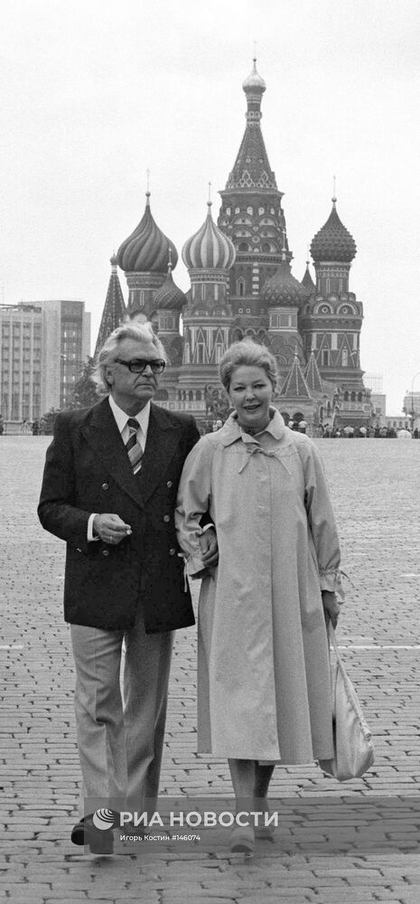 БОНДАРЧУК СКОБЦЕВА КРАСНАЯ ПЛОЩАДЬ ПРОГУЛКА