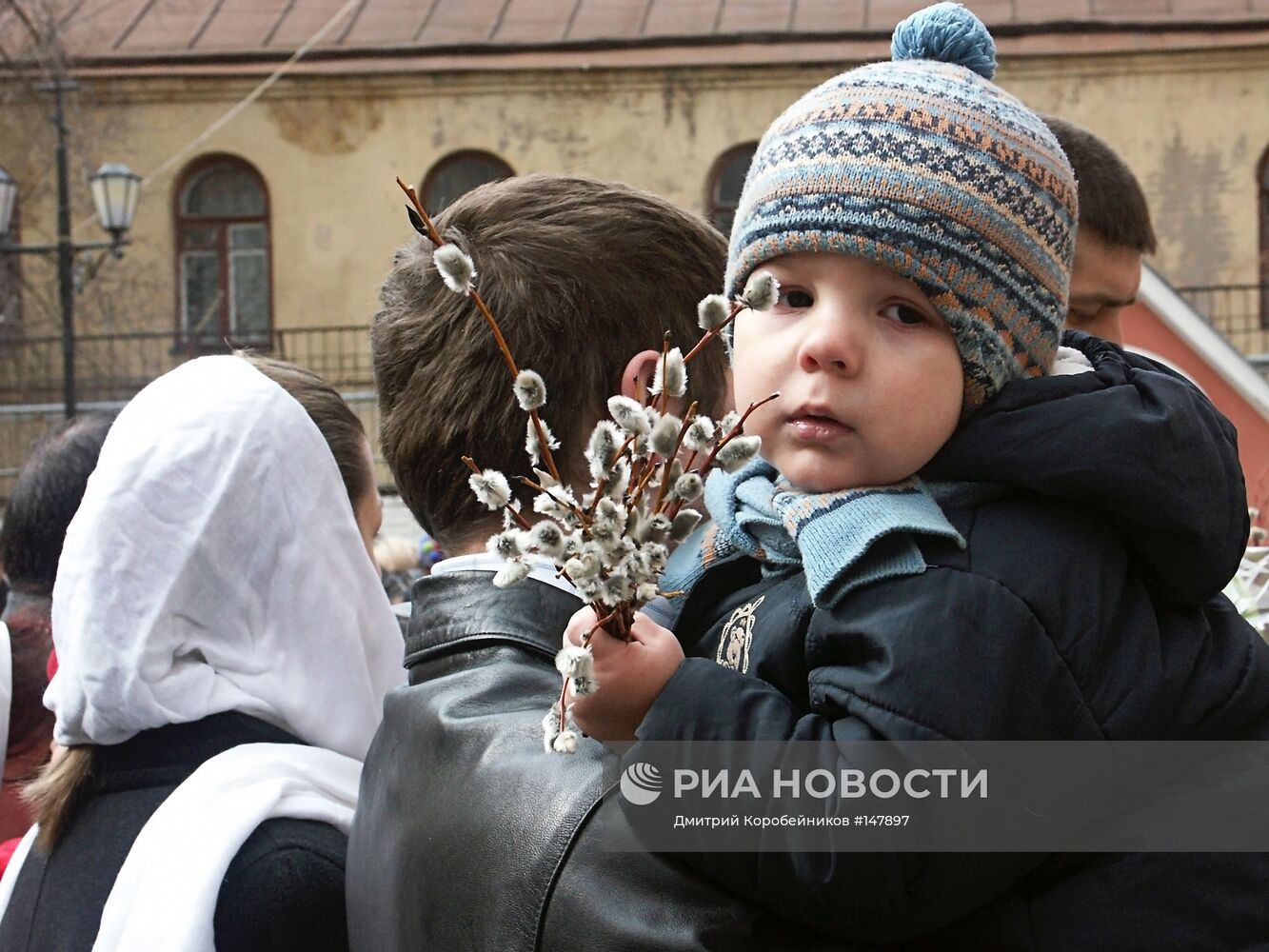 МОСКВА ВЕРБНОЕ ВОСКРЕСЕНЬЕ РЕБЕНОК ВЕРБА