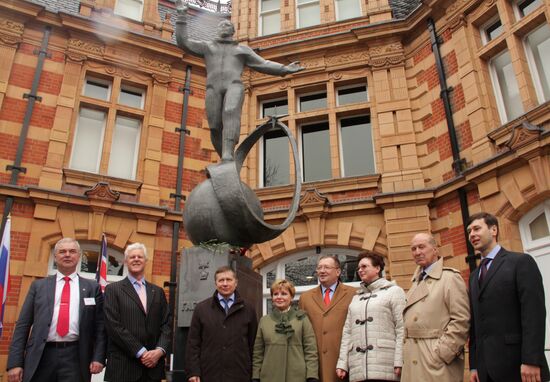 Памятник Юрию Гагарину торжественно открыт в Гринвиче