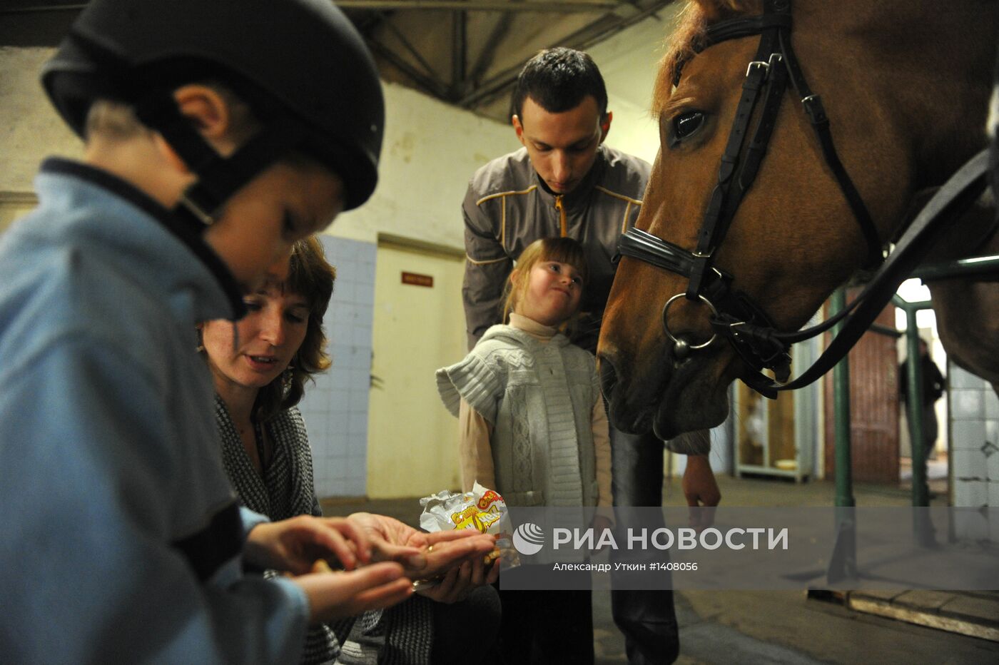 Занятия иппотерапией для детей в Московском конно-спортивном клу