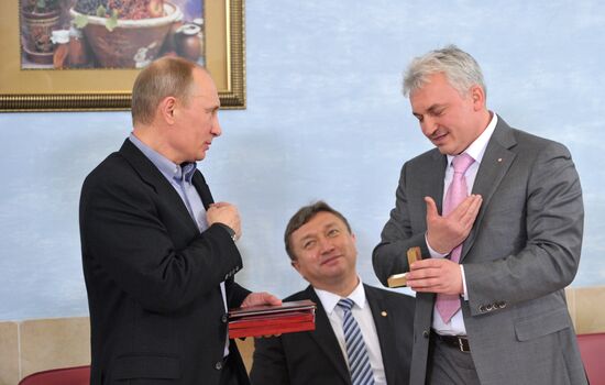 В.Путин встретился с активом федераций самбо