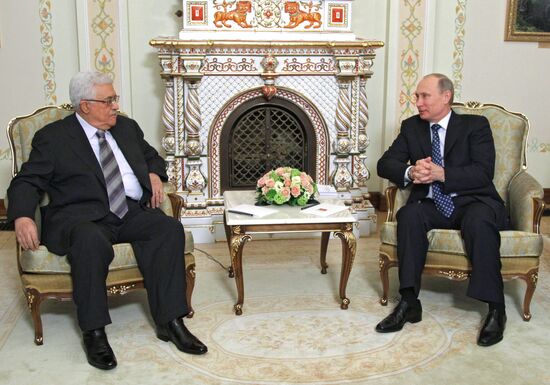 В.Путин встретился с М.Аббасом
