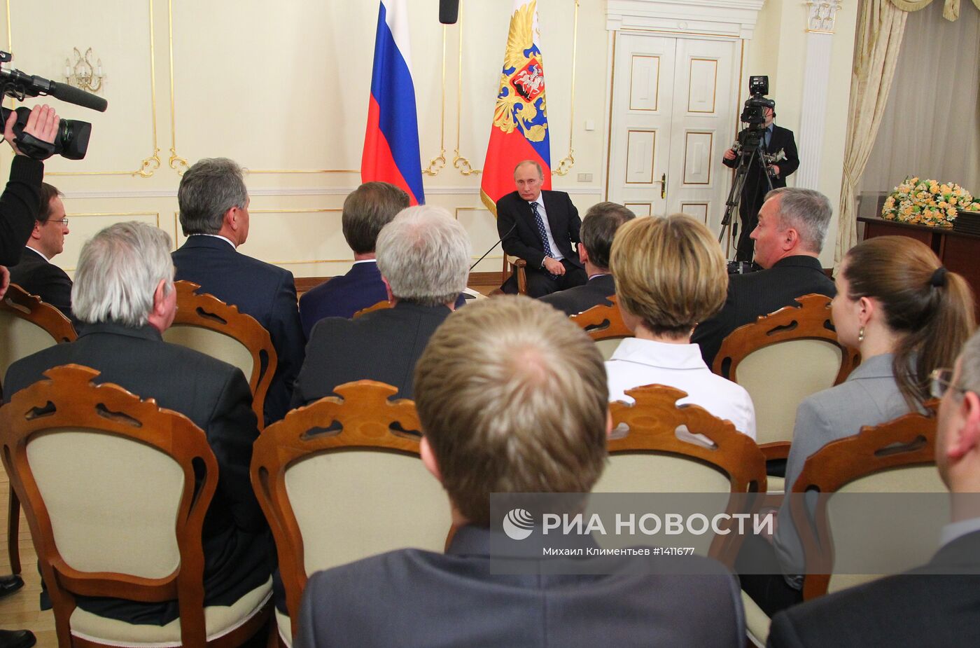 В.Путин встретился с участниками военно-исторического обществ РФ