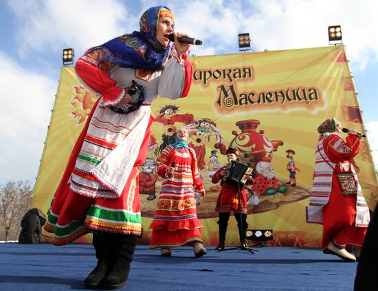 Масленичные гуляния в Москве