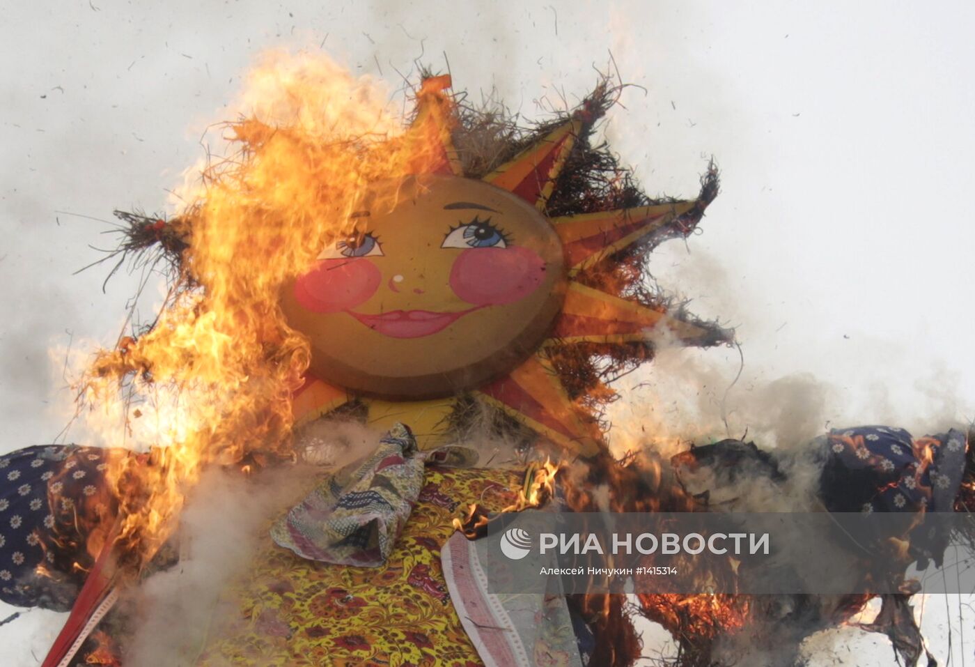 Празднование Масленицы в Суздале