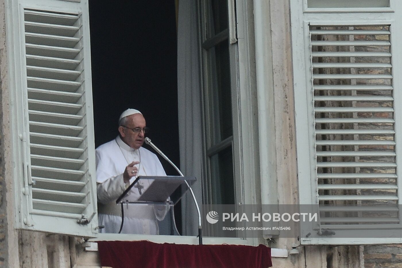 Папа римский Франциск обратился с проповедью к верующим