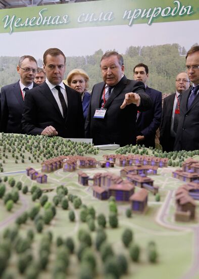 Посещение Д.Медведевым выставки "Интурмаркет (ITM) - 2013"