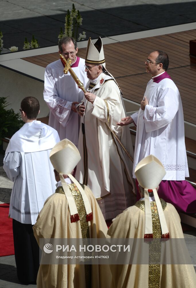Церемония интронизации Папы Римского Франциска