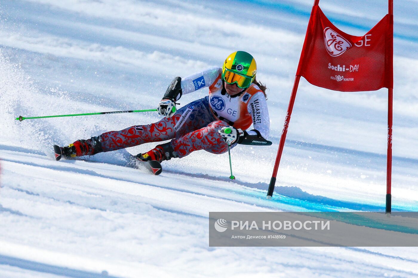 Горнолыжный спорт. Этап Кубка Европы. Гигантский слалом. Женщины