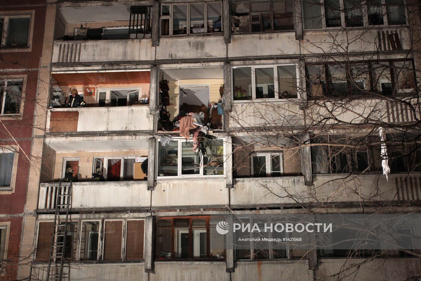 Пожар на наставников. Взрыв на наставников 6. Дом взорвался шторы в Петербурге. Взрыв в Красногвардейском районе СПБ 11 мая.