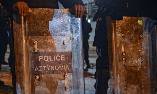 Акция протеста у здания парламента Кипра в Никосии