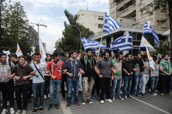 Массовая акция протеста на Кипре