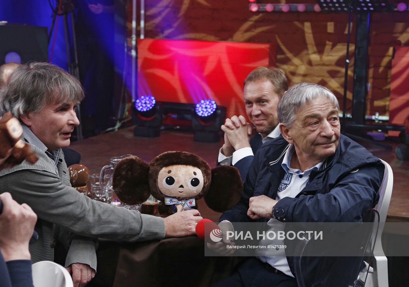 Эфир ньюзикла "Гражданин хороший" на канале "Дождь"