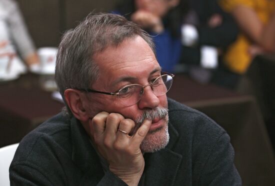 Эфир ньюзикла "Гражданин хороший" на канале "Дождь"