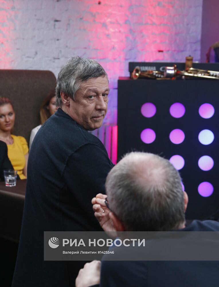 Эфир ньюзикла "Гражданин хороший" на канале "Дождь"