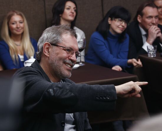 Эфир ньюзикла "Гражданин хороший" на канале "Дождь"