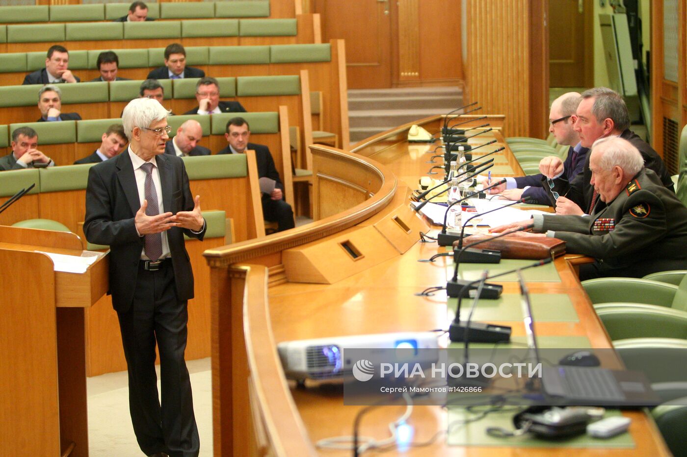 Д.Рогозин на заседании ОС председателя ВПК при правительстве РФ