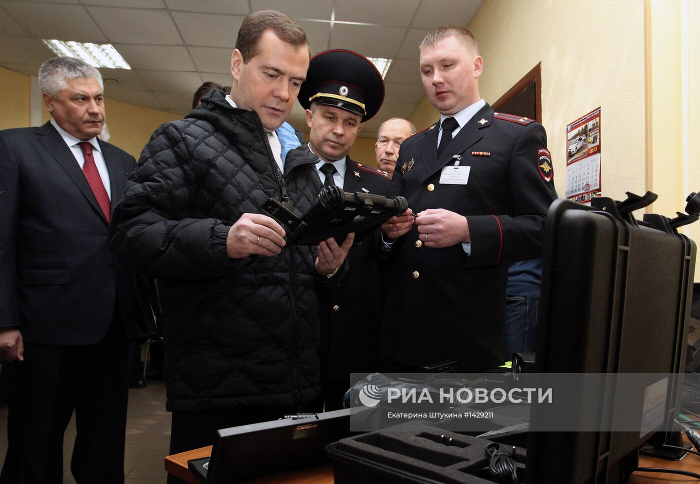 Д.Медведев посетил отдел ГИБДД по Одинцовскому району