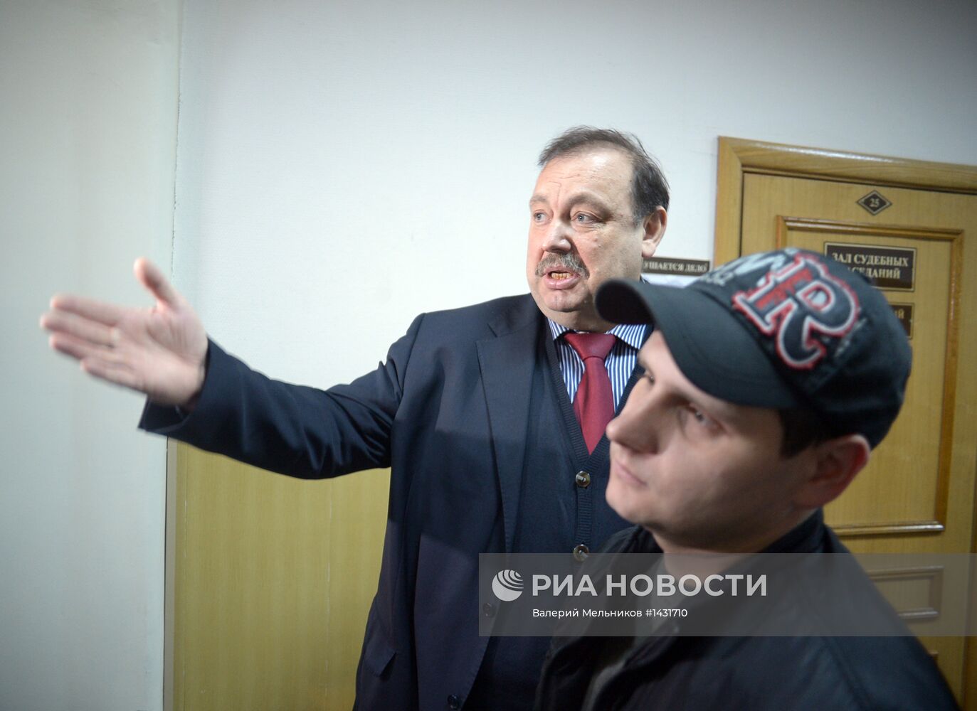 Заседание Басманного суда по делу Леонида Развозжаева