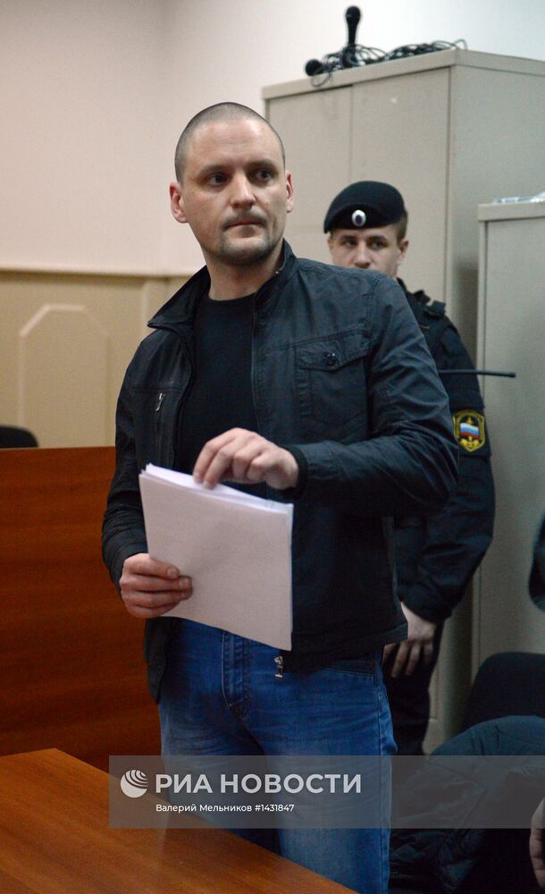 Басманный суд продлил срок ареста Сергею Удальцову