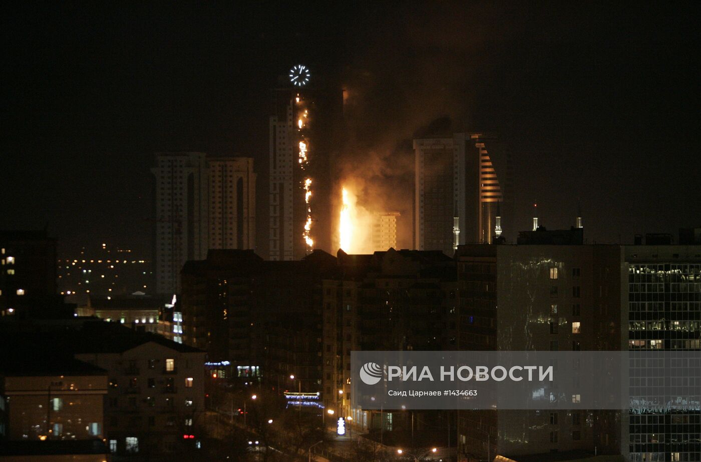 Пожар в комплексе "Грозный-Сити" в Чечне