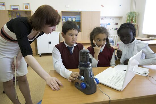 Презентация школы-комплекса и нового школьного оборудования