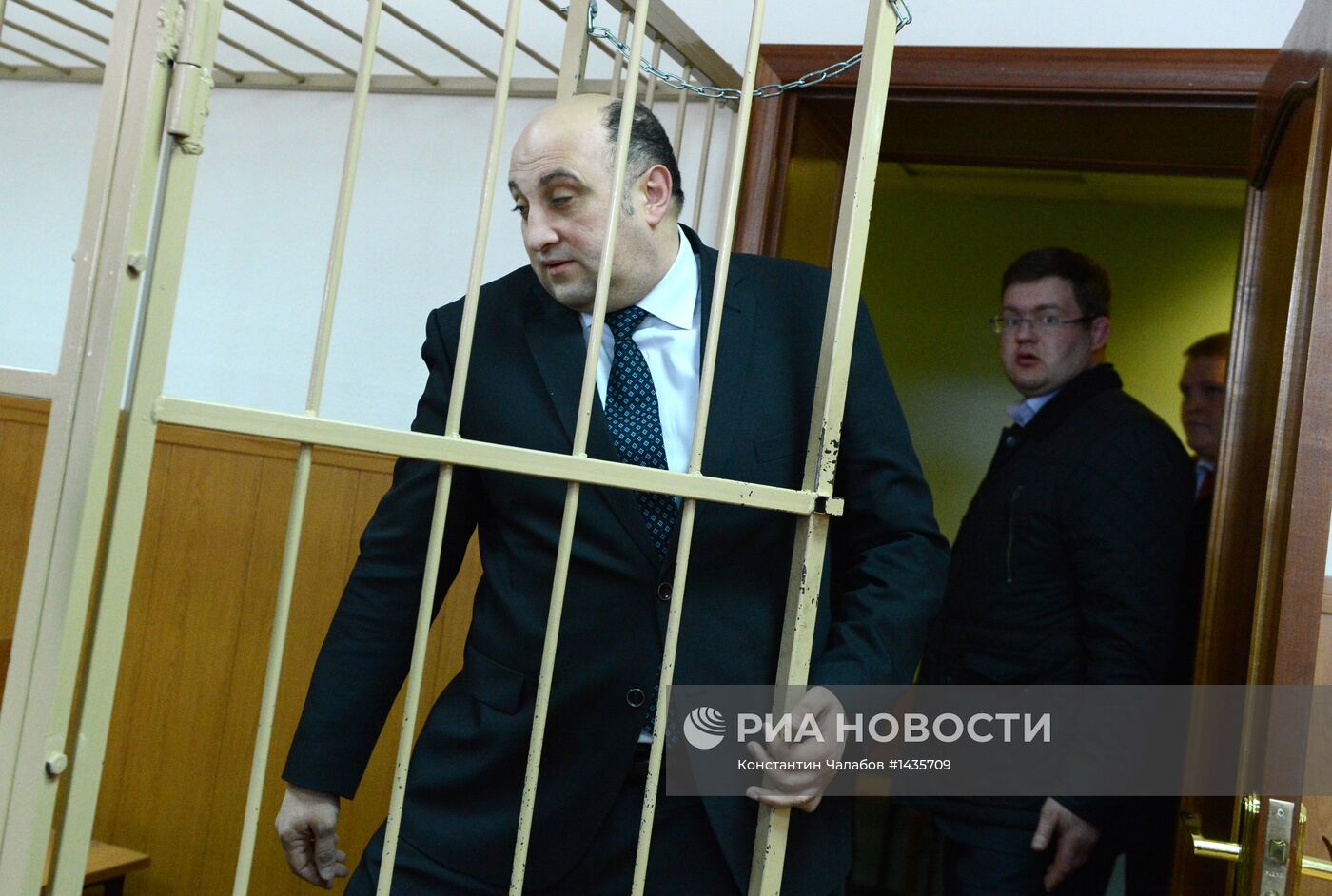 Избрание меры пресечения в суде А.Шалмуеву по "Дорожному делу"