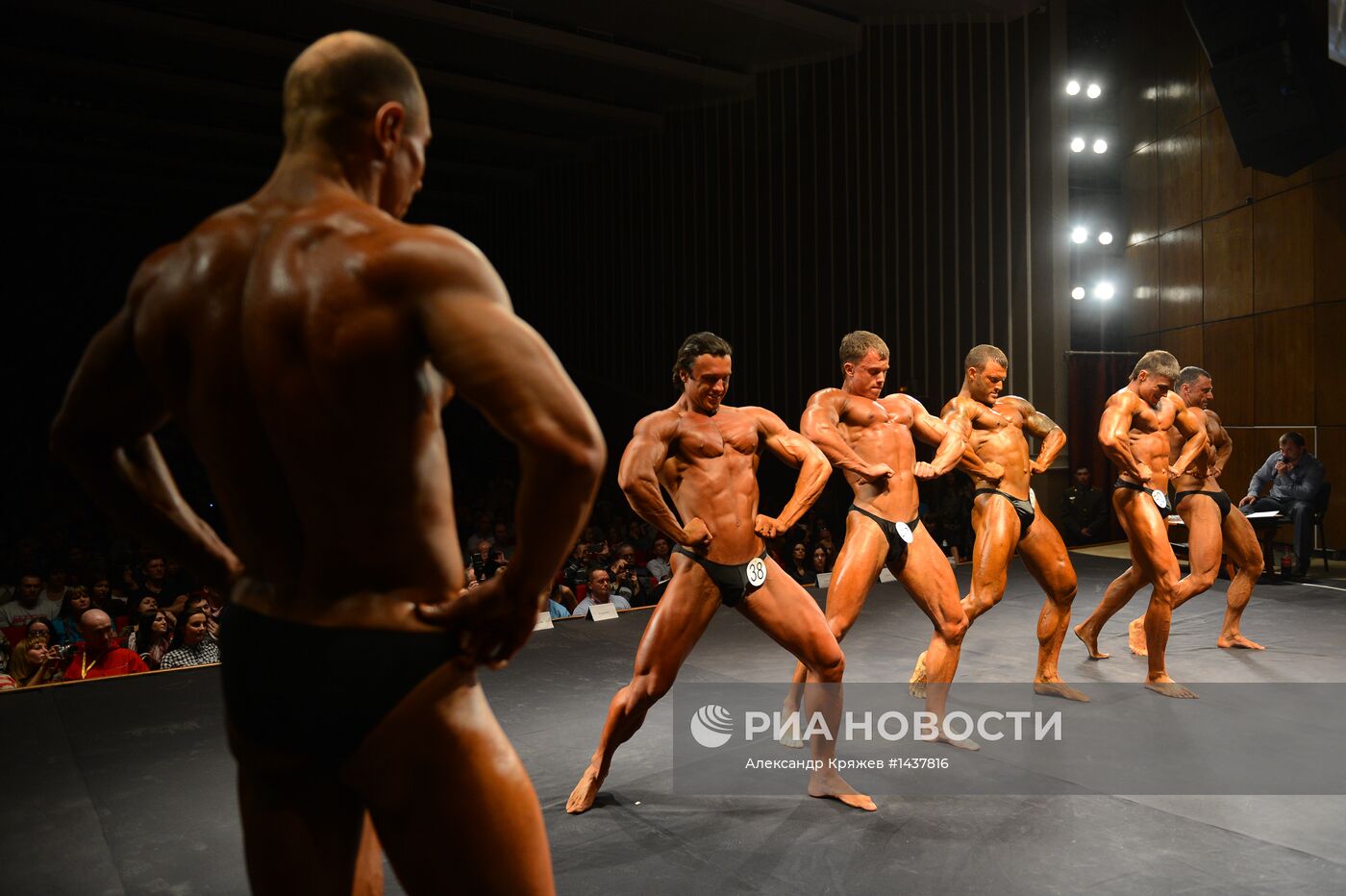 Открытый чемпионат по бодибилдингу и бодифитнесу в Новосибирске