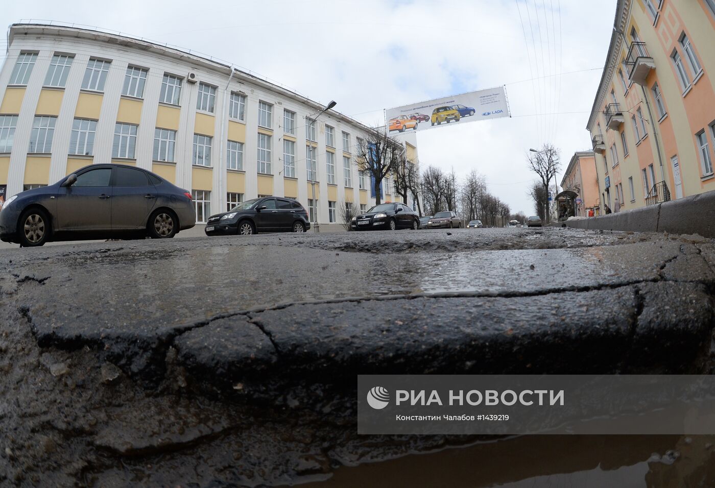 Разбитые дороги в Великом Новгороде