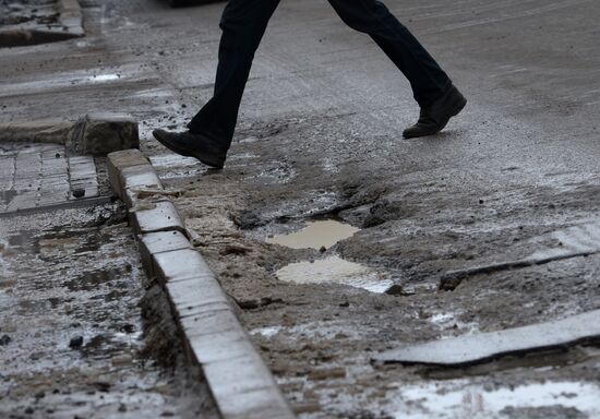 Разбитые дороги в Великом Новгороде