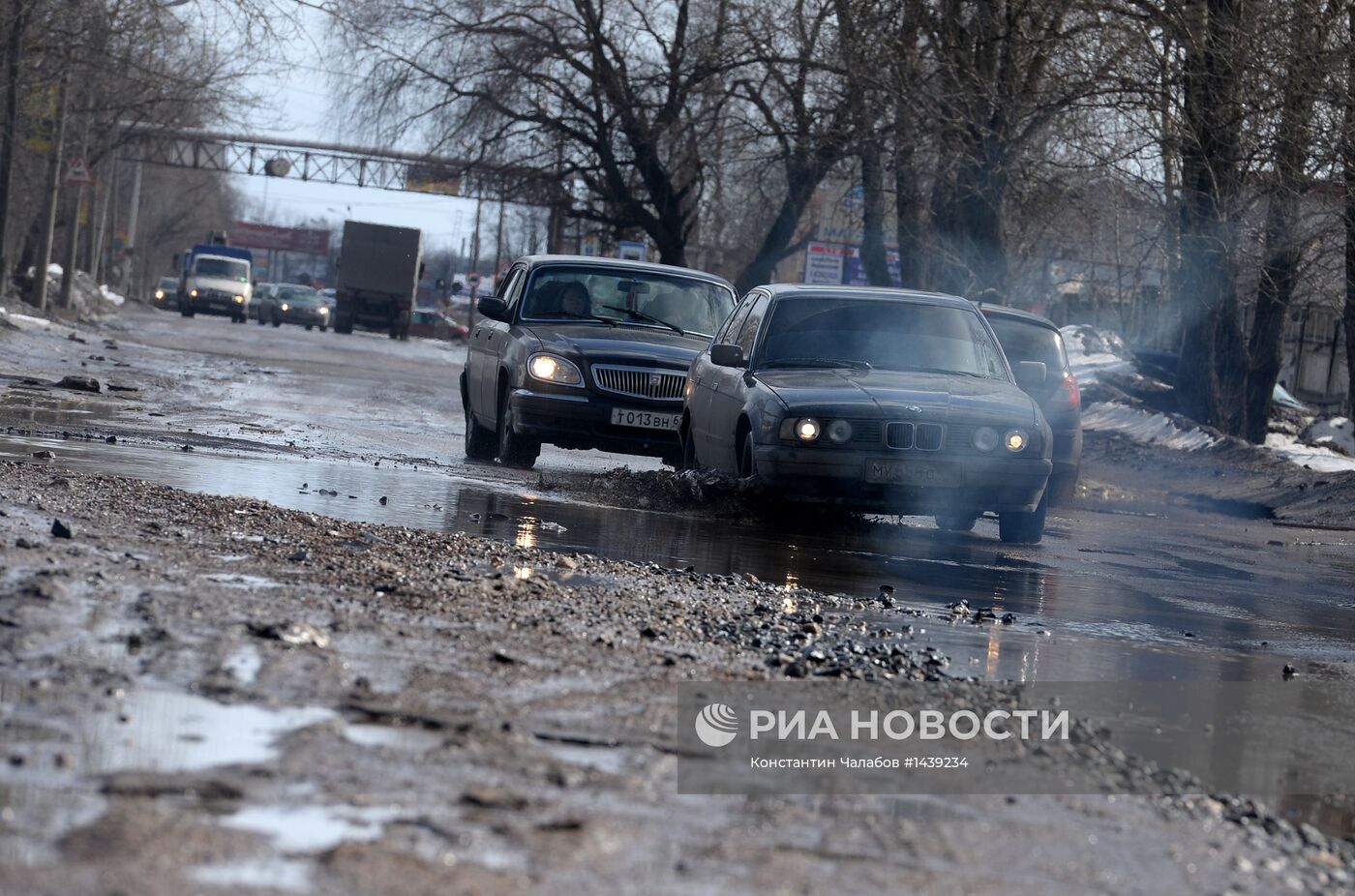 Разбитые дороги в Великом Новгороде