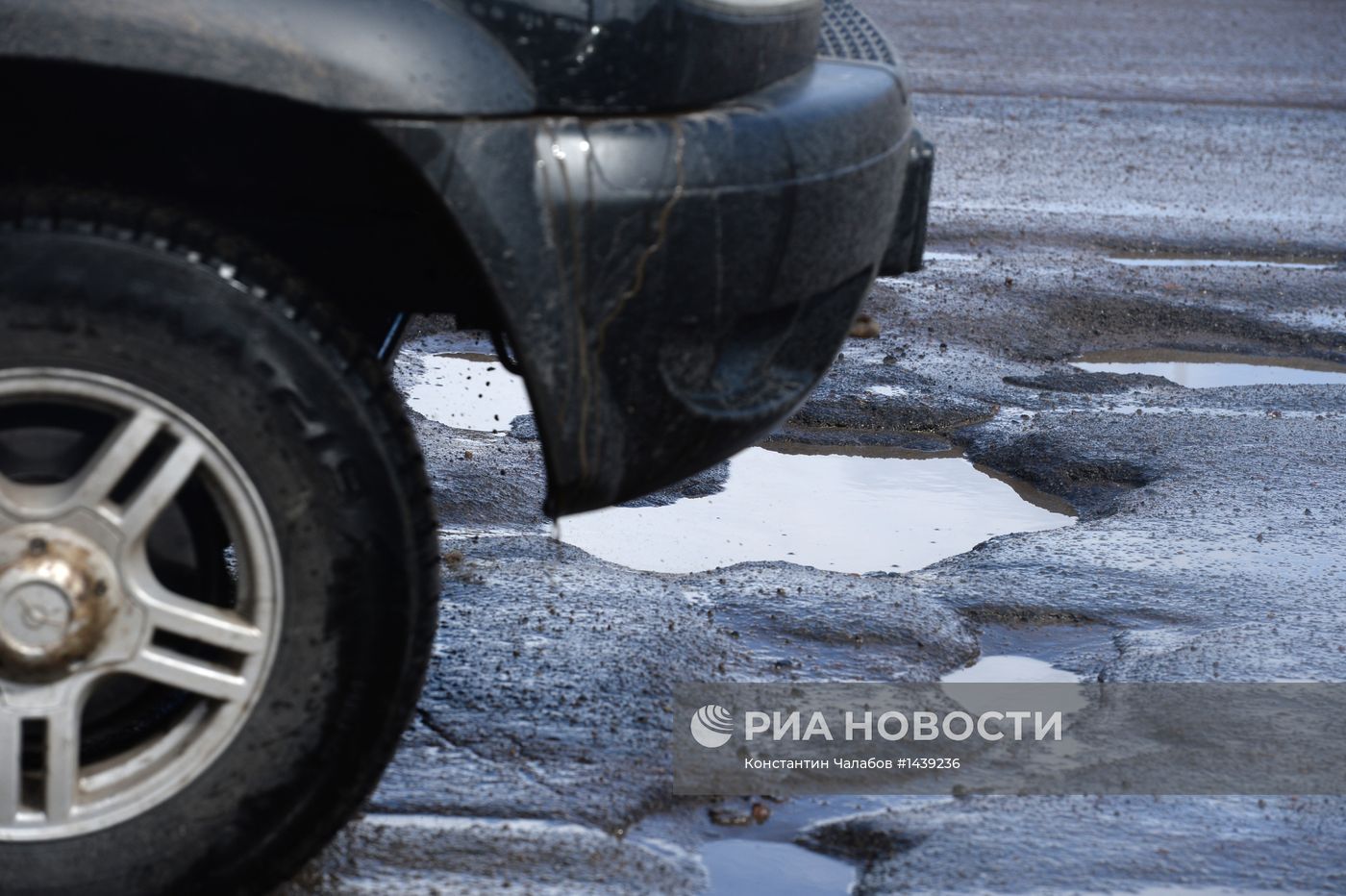 Разбитые дороги в Великом Новгороде