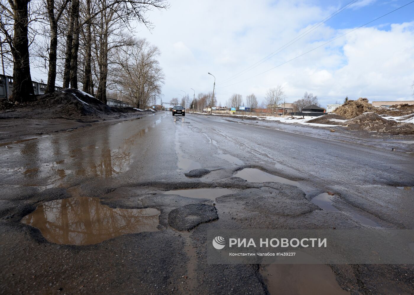 Разбитые дороги в Великом Новгороде