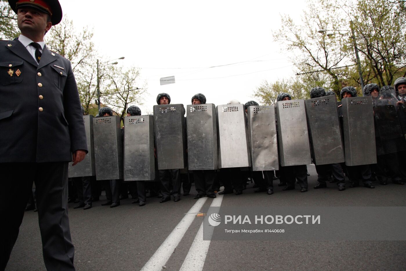 Столкновения сторонников Раффи Ованнисяна с полицией в Ереване