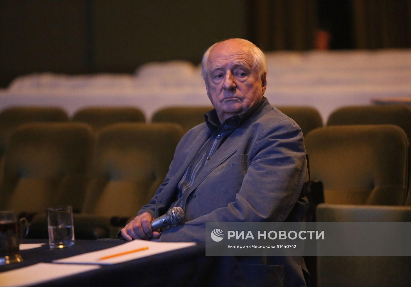 Репетиция спектакля "Небесные странники" в театре "Ленком"