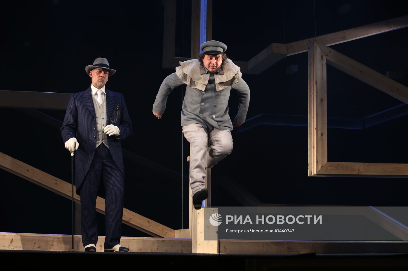 Репетиция спектакля "Небесные странники" в театре "Ленком"