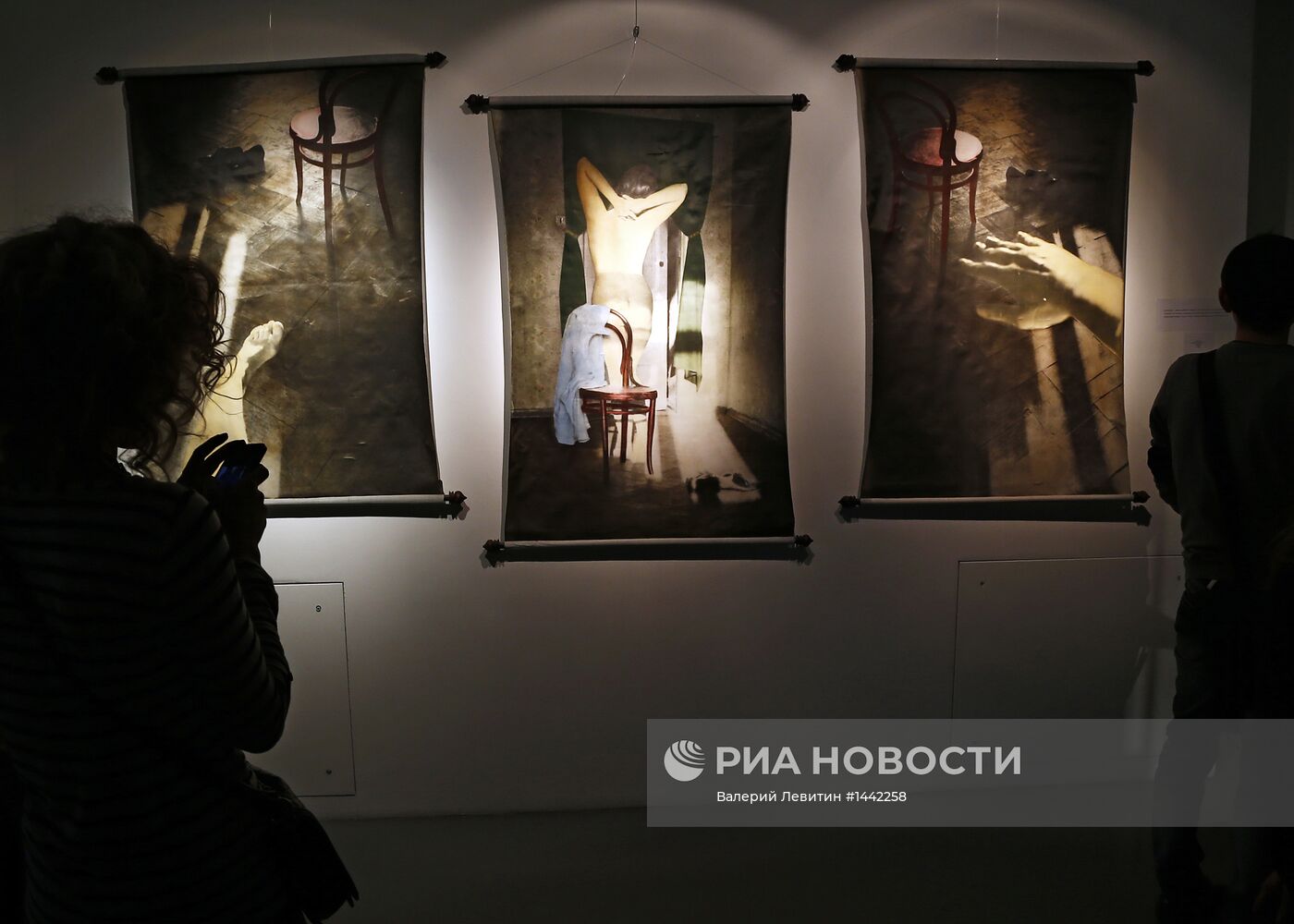 Открытие групповой выставки "КРАСИВАЯ" в галерее RuArts