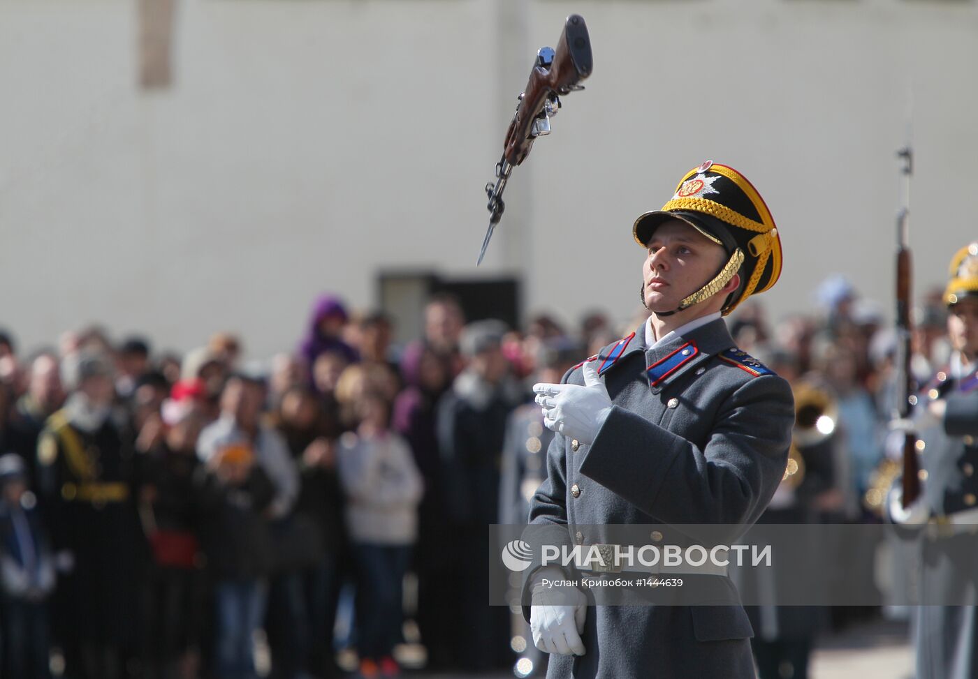 Церемония развода пеших и конных караулов Президентского полка