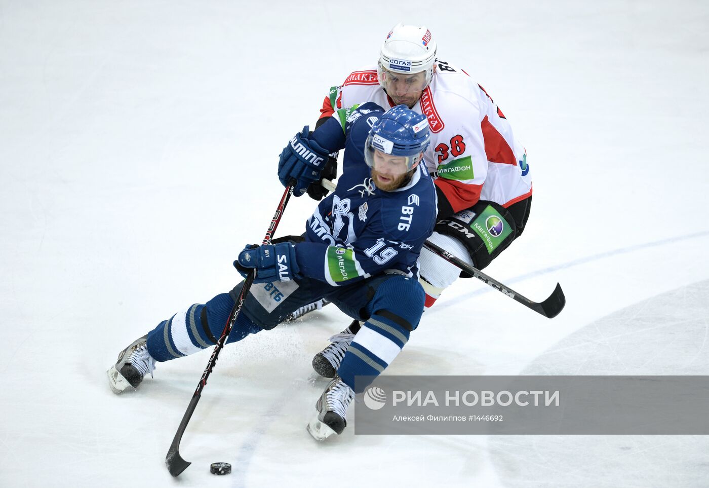 Хоккей. КХЛ. Матч "Динамо" (Москва) - "Трактор"
