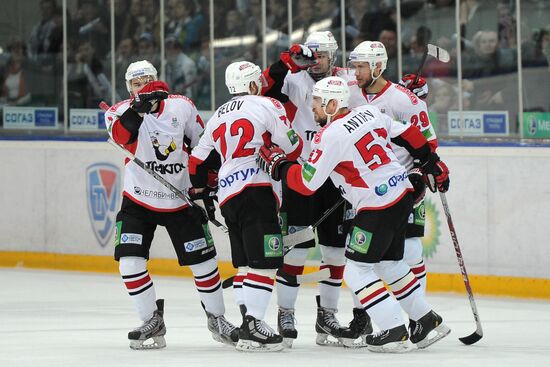 Хоккей. КХЛ. Матч "Динамо" (Москва) - "Трактор"