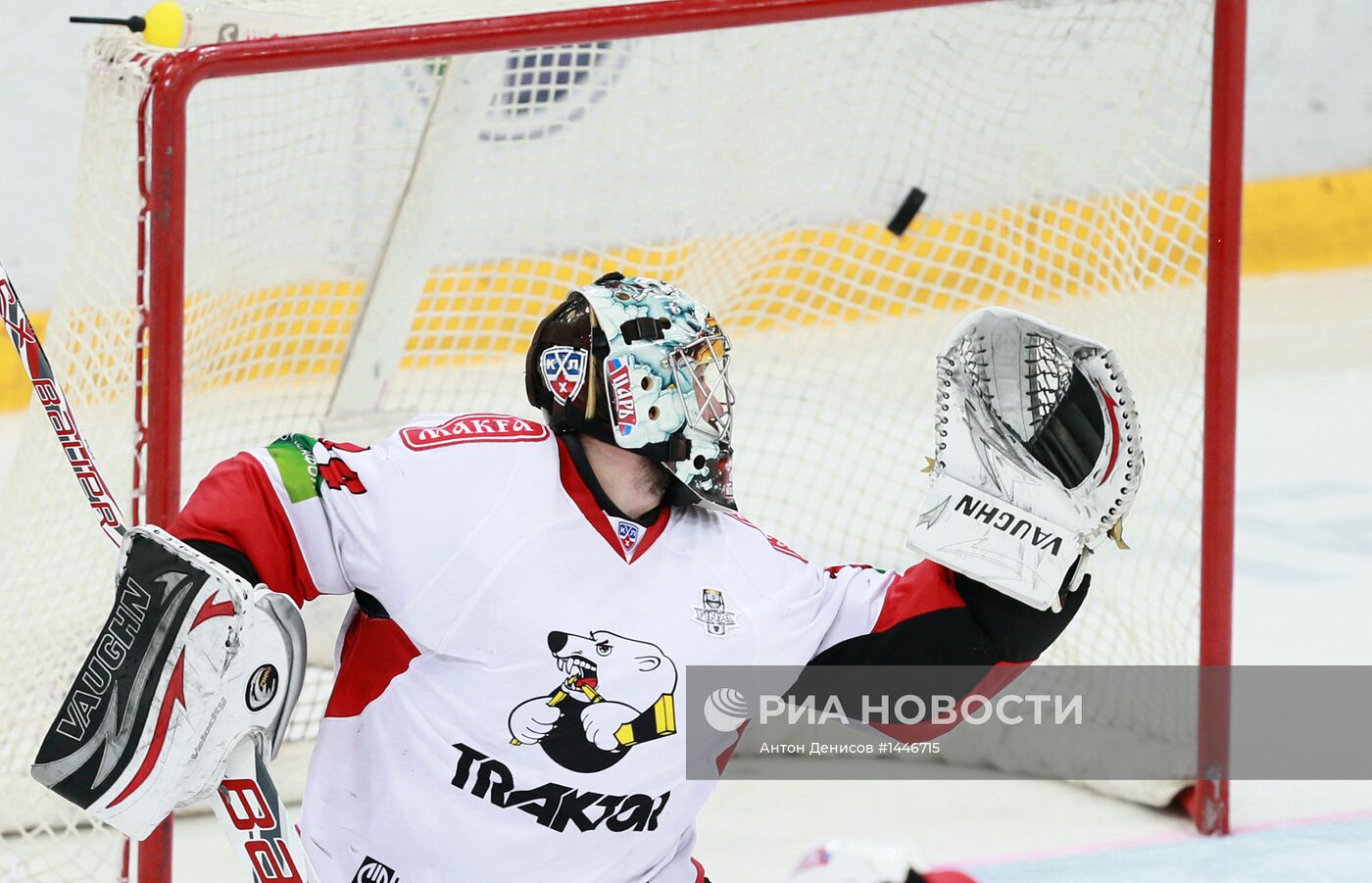 Хоккей. КХЛ. Матч "Динамо" (Москва) - "Трактор"