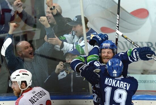 Хоккей. КХЛ. Матч "Динамо" (Москва) - "Трактор"