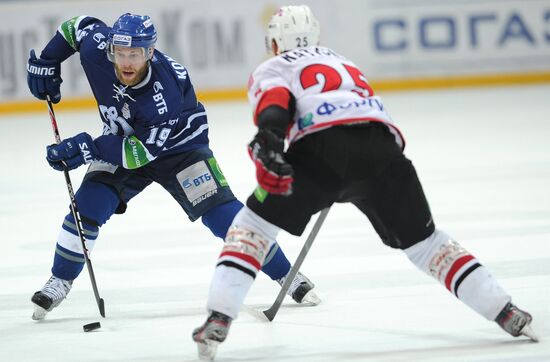 Хоккей. КХЛ. Матч "Динамо" (Москва) - "Трактор"